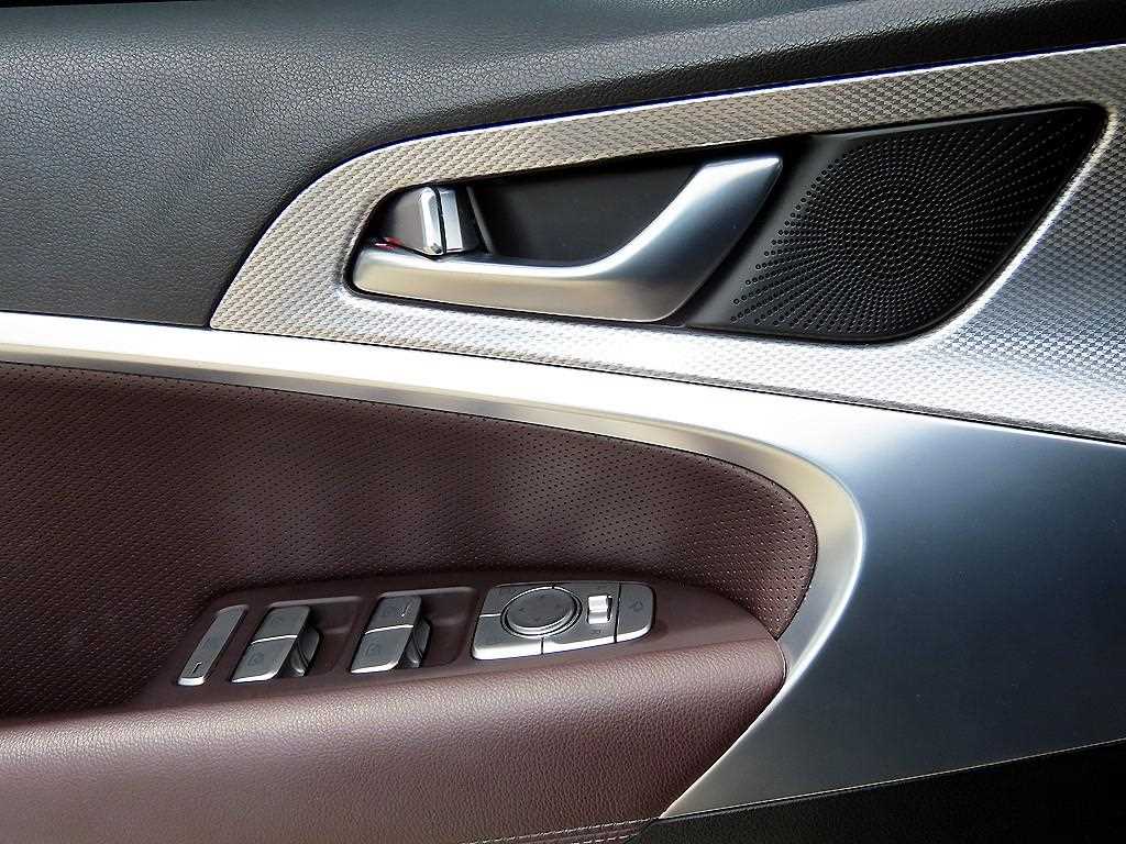 Genesis G70 — photo 11