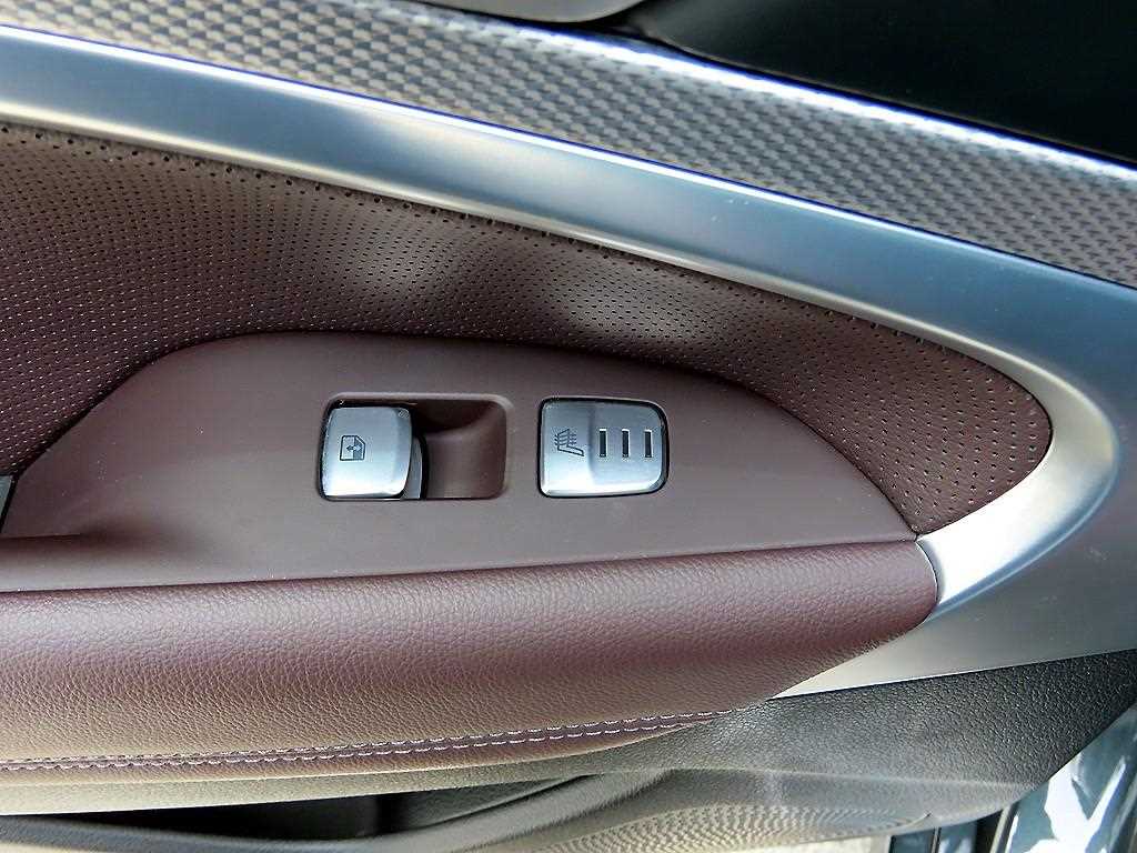 Genesis G70 — photo 17