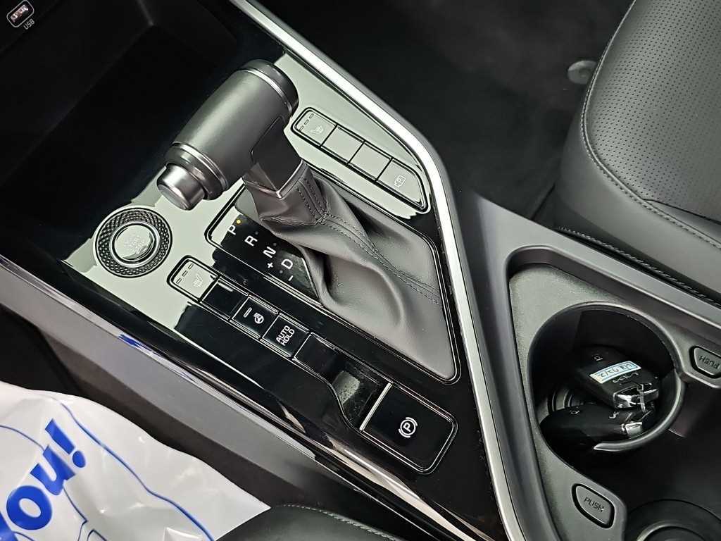 Kia Niro — photo 08