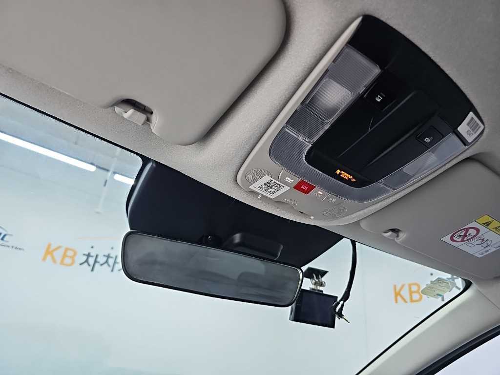 Kia Niro — photo 15
