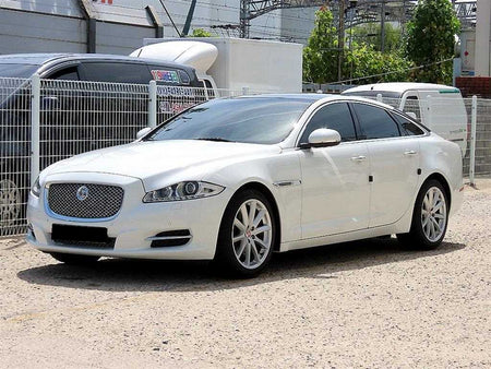 Jaguar XJ — photo 02