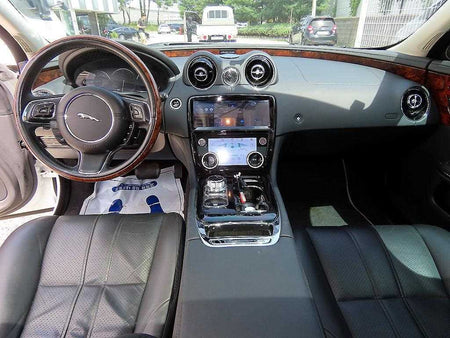 Jaguar XJ — photo 07