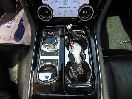 Jaguar XJ — photo 10