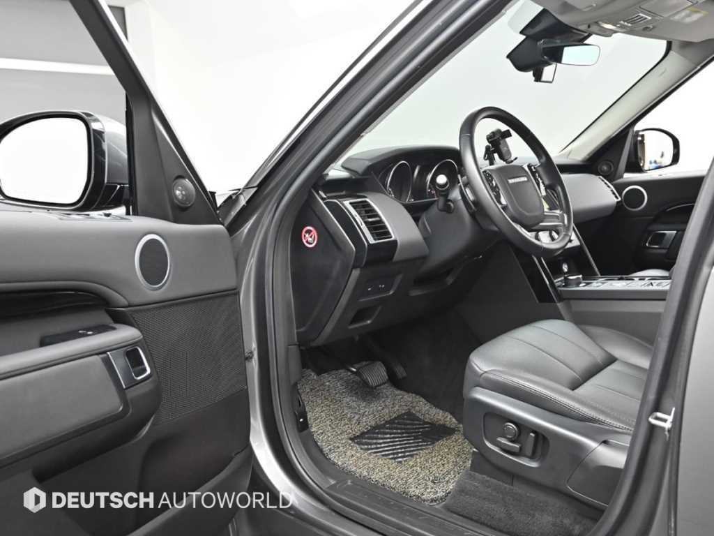 Land Rover Discovery — photo 11