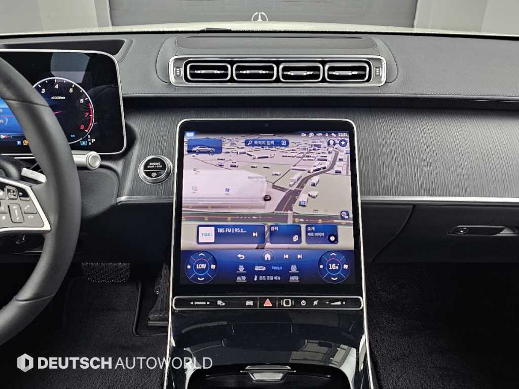 Mercedes-Benz S-Class — photo 14