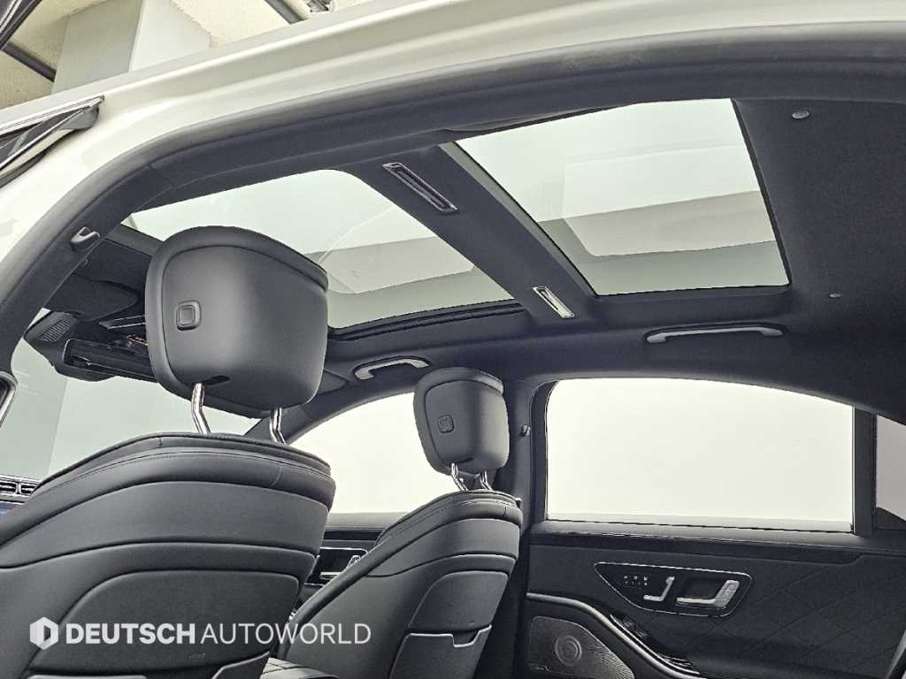 Mercedes-Benz S-Class — photo 18