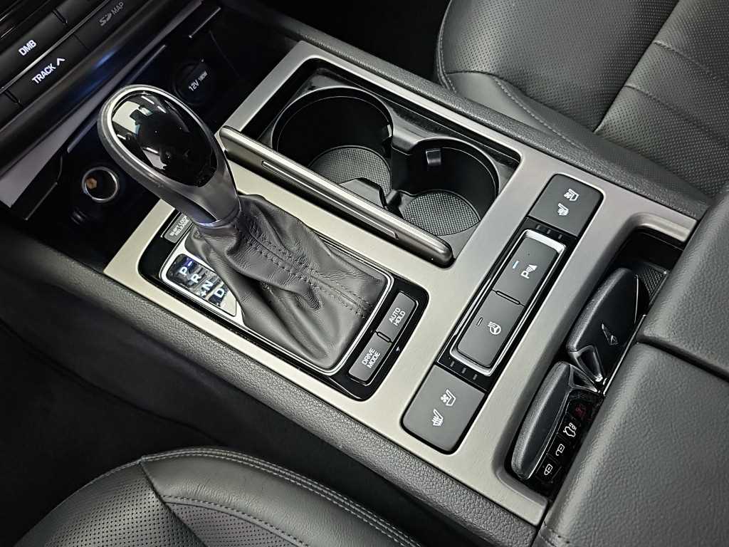 Hyundai Genesis — photo 08