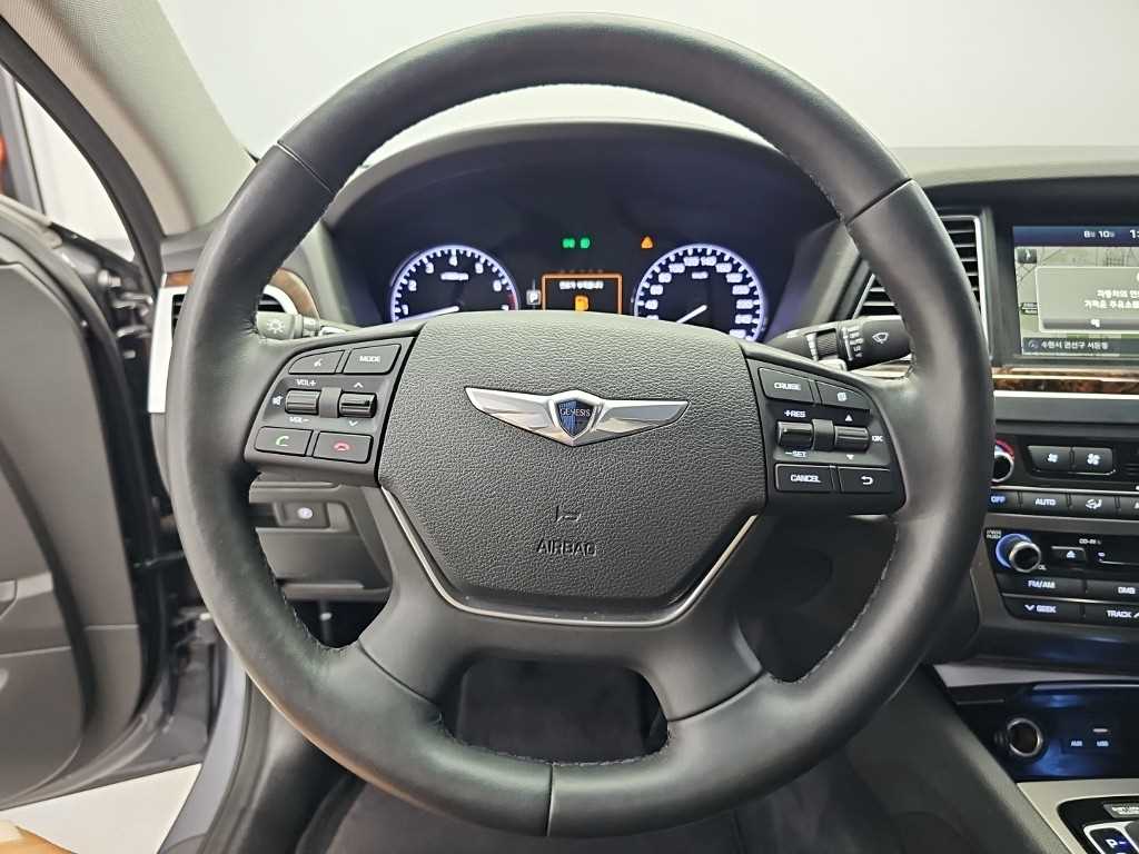 Hyundai Genesis — photo 09