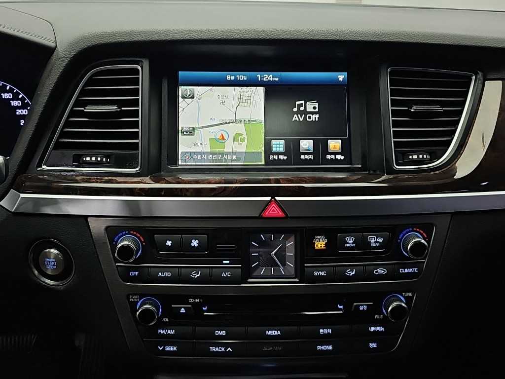 Hyundai Genesis — photo 10