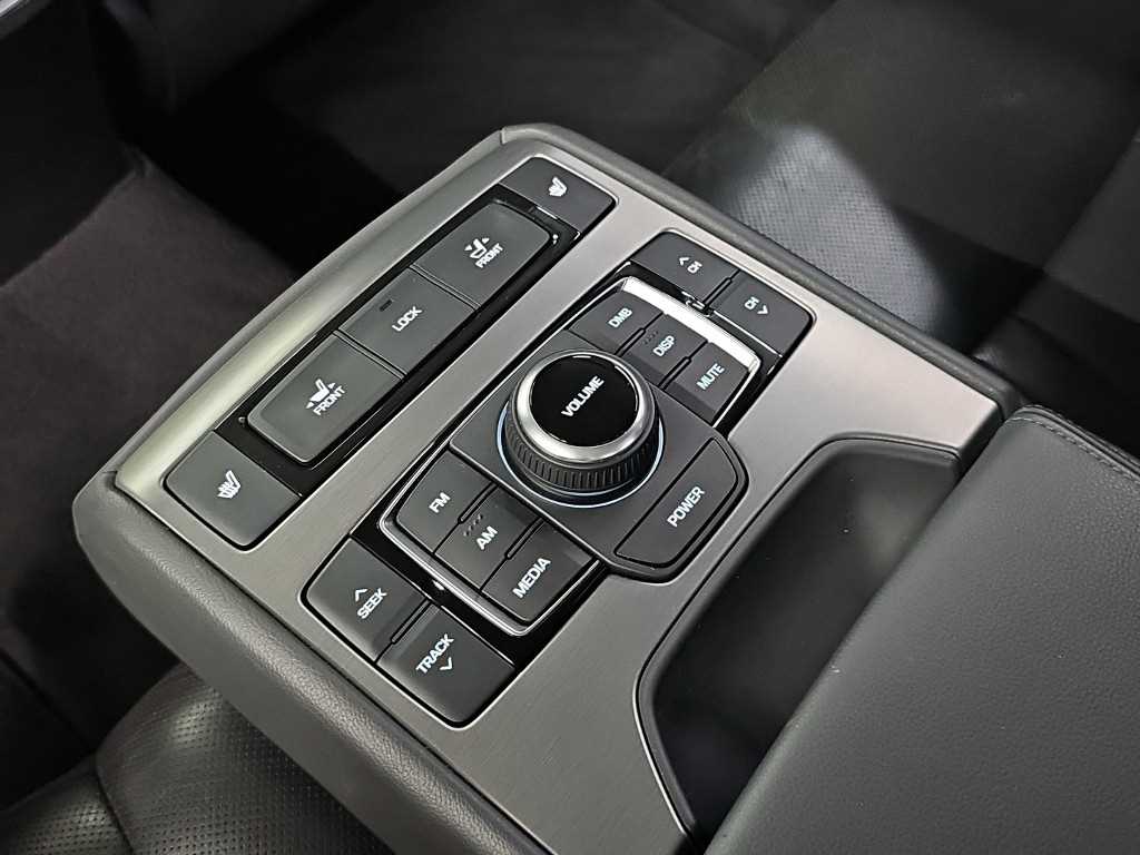 Hyundai Genesis — photo 14