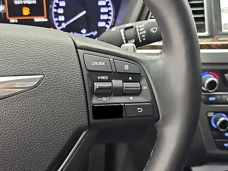 Hyundai Genesis — photo 18