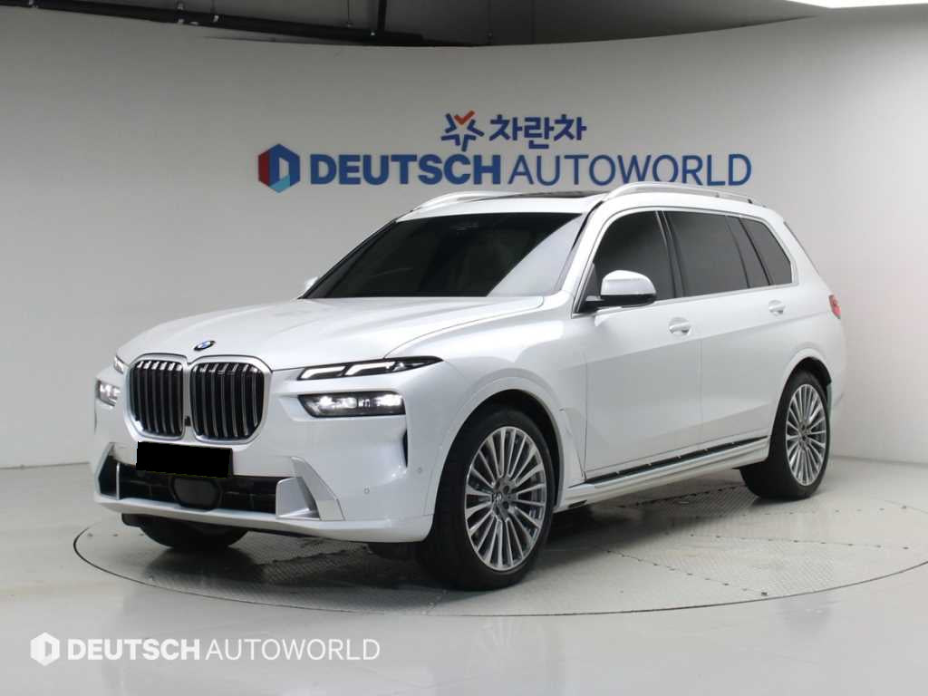 BMW X7 — photo 01