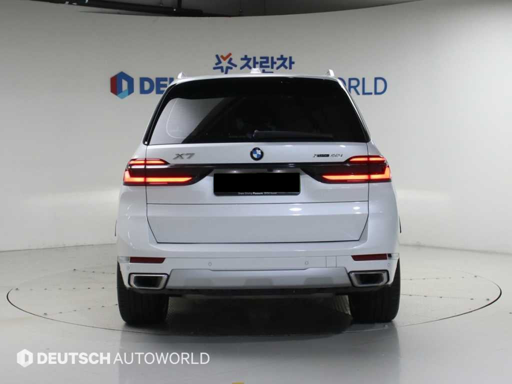 BMW X7 — photo 04
