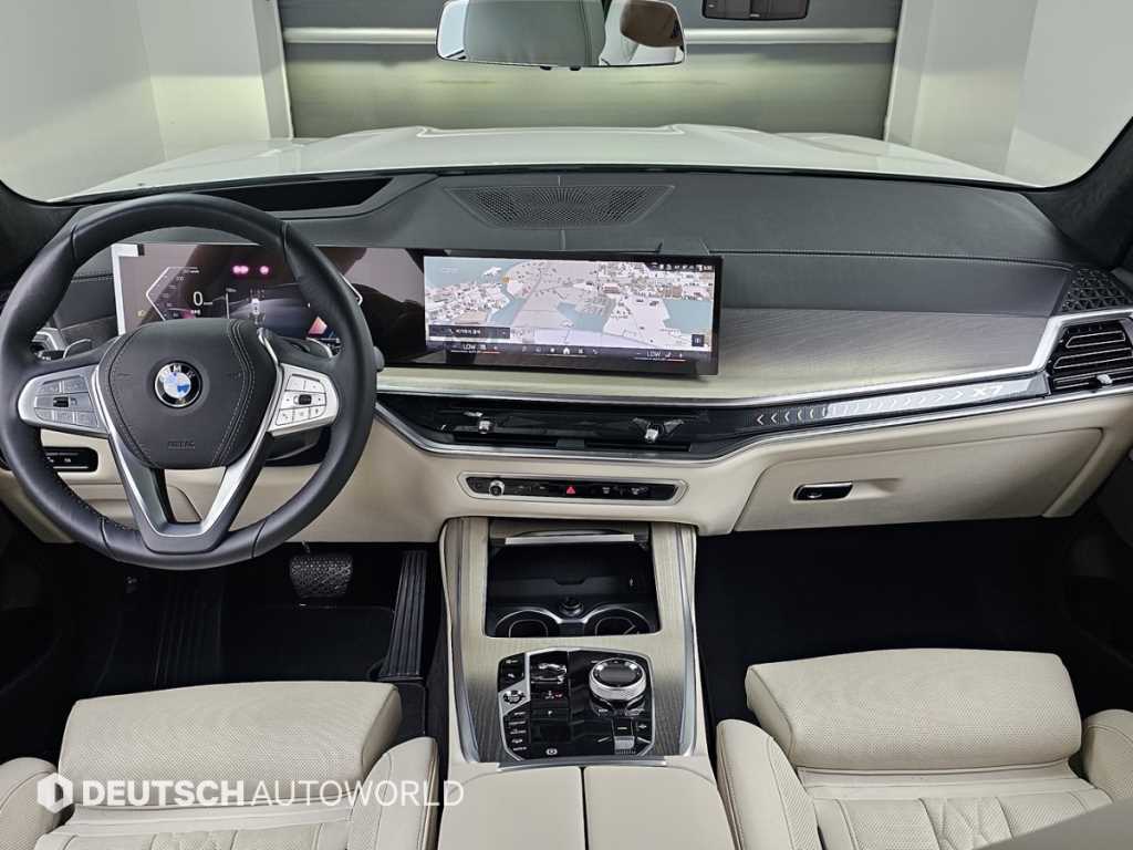 BMW X7 — photo 07