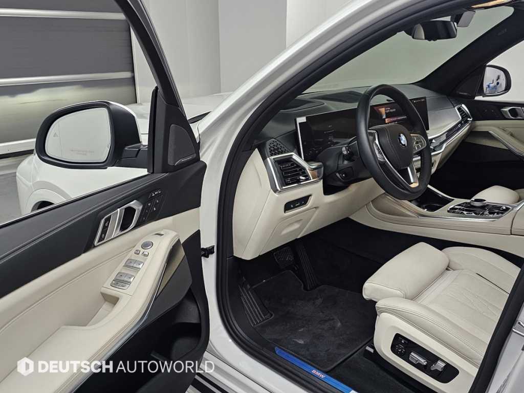BMW X7 — photo 11