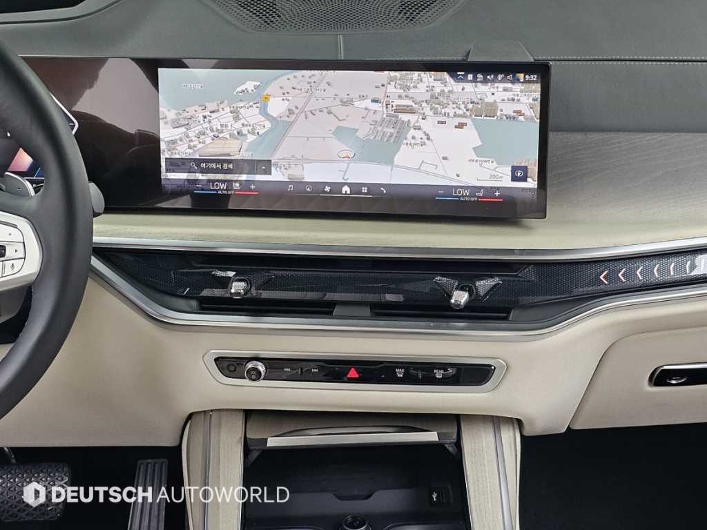 BMW X7 — photo 14