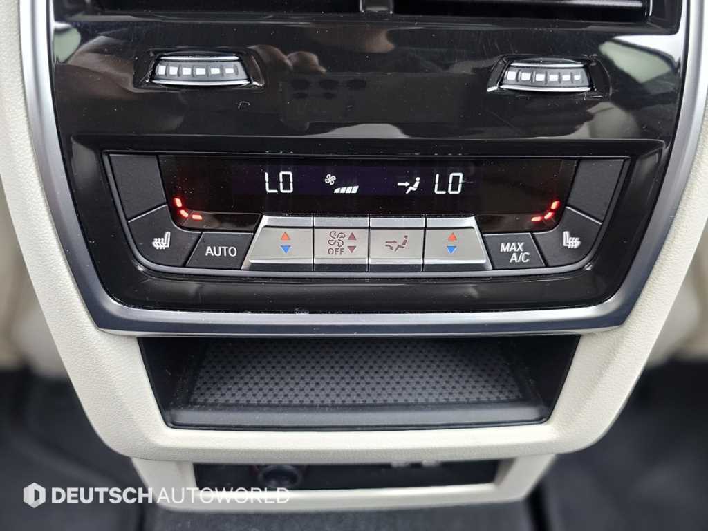 BMW X7 — photo 16