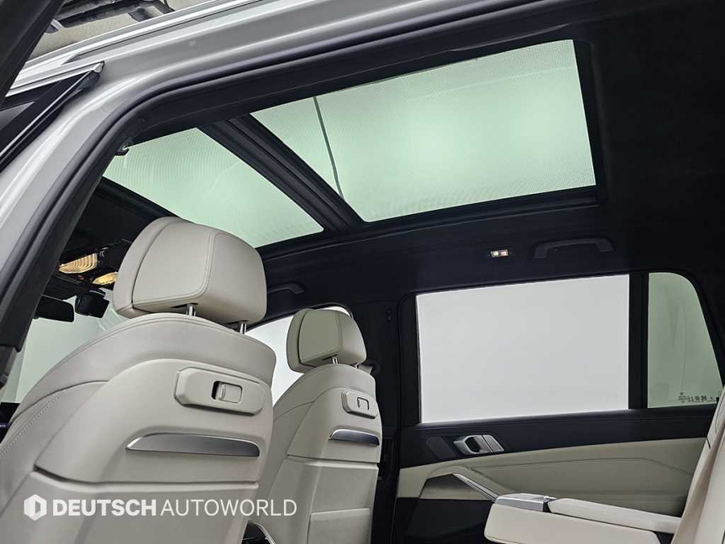 BMW X7 — photo 18