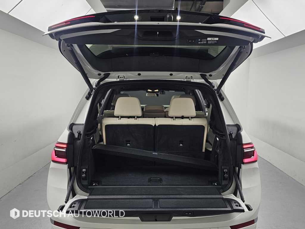BMW X7 — photo 19