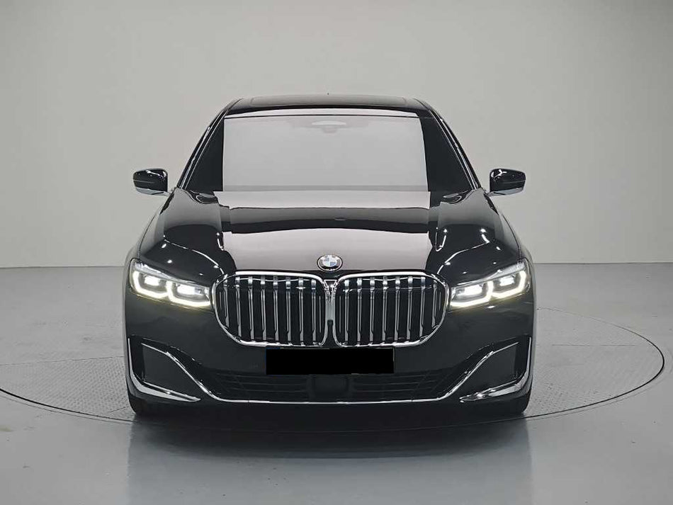 BMW 7-Series — photo 02