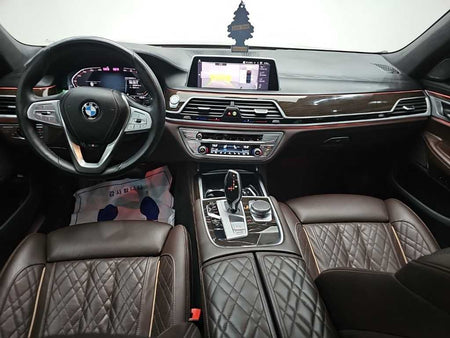 BMW 7-Series — photo 07