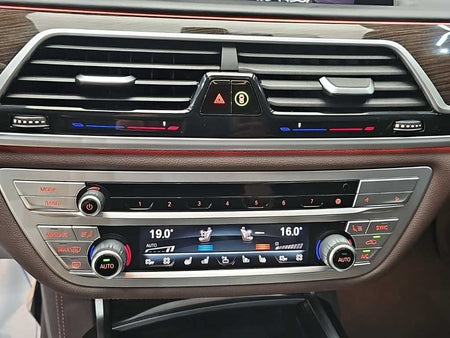 BMW 7-Series — photo 10