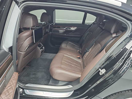 BMW 7-Series — photo 12