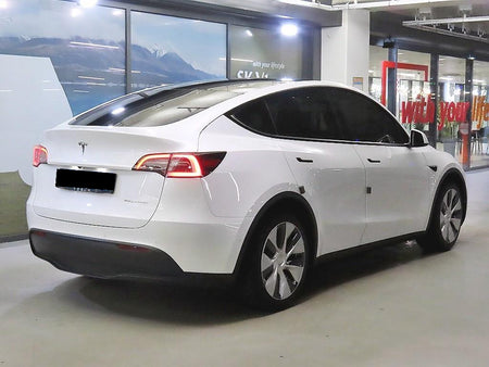 Tesla Model Y — photo 04