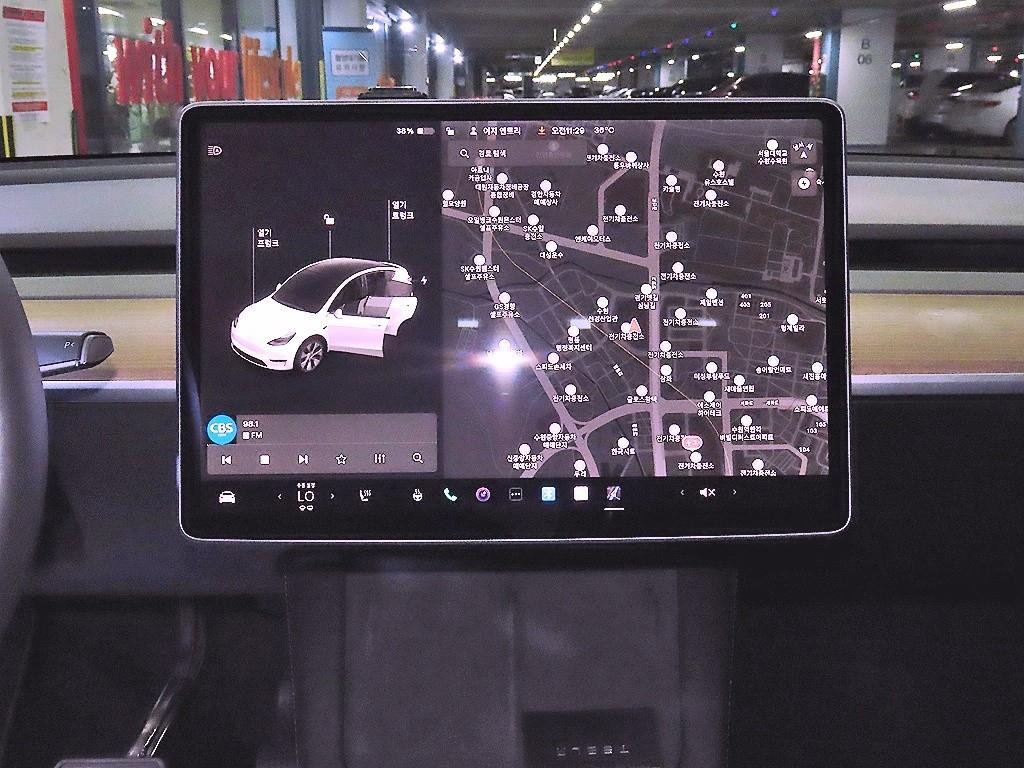 Tesla Model Y — photo 11
