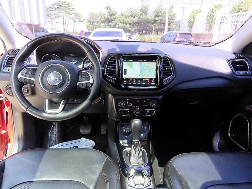 Jeep Compass — photo 07
