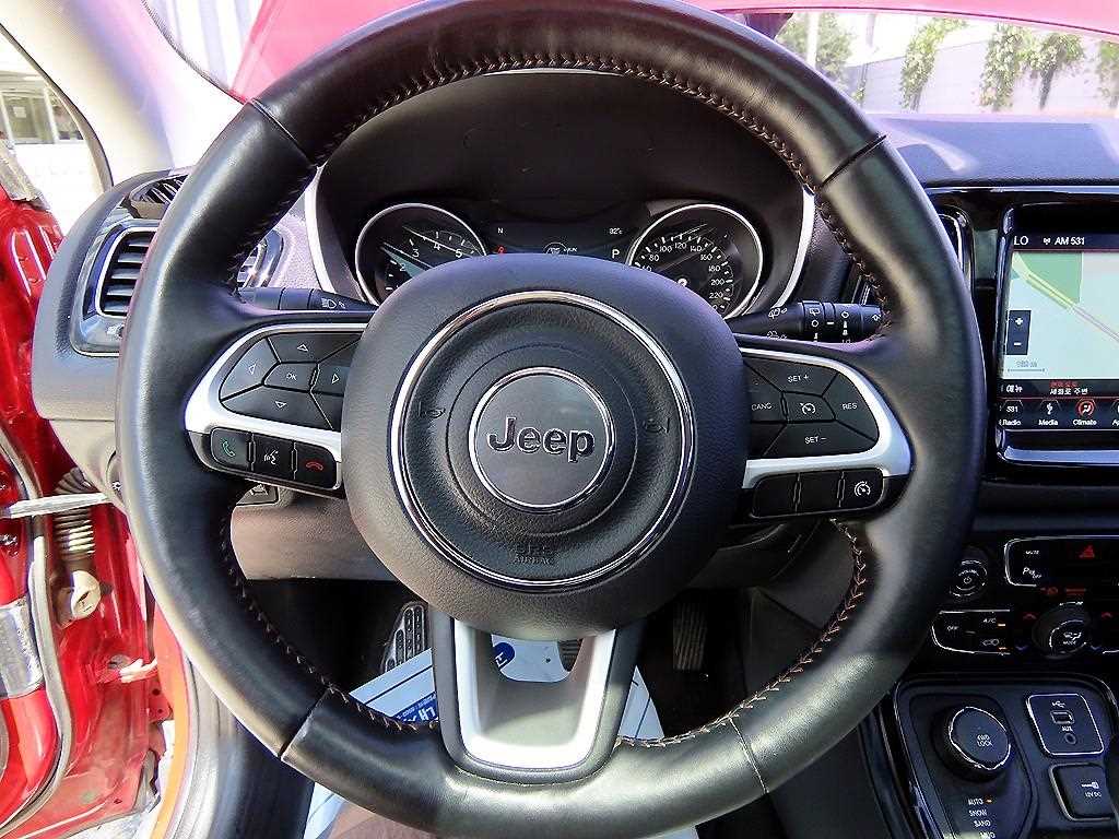 Jeep Compass — photo 08