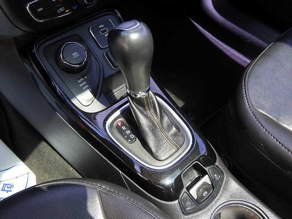 Jeep Compass — photo 10