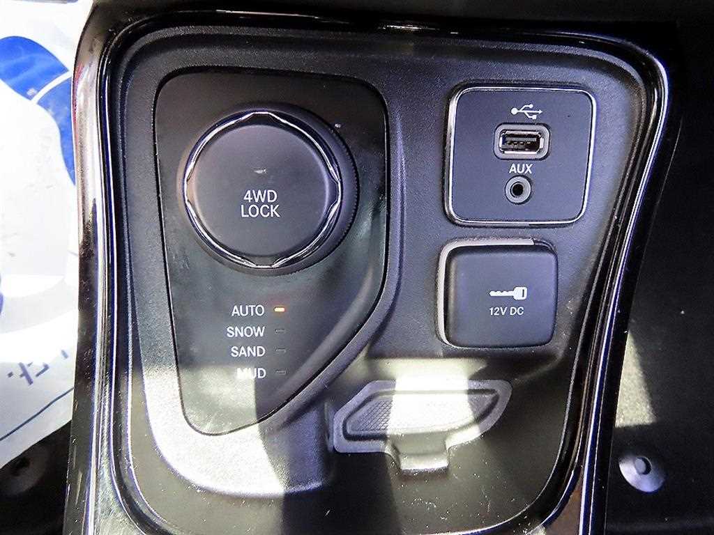 Jeep Compass — photo 12