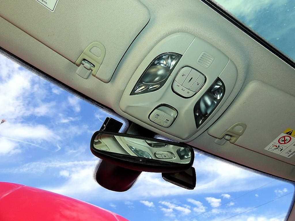 Jeep Compass — photo 16