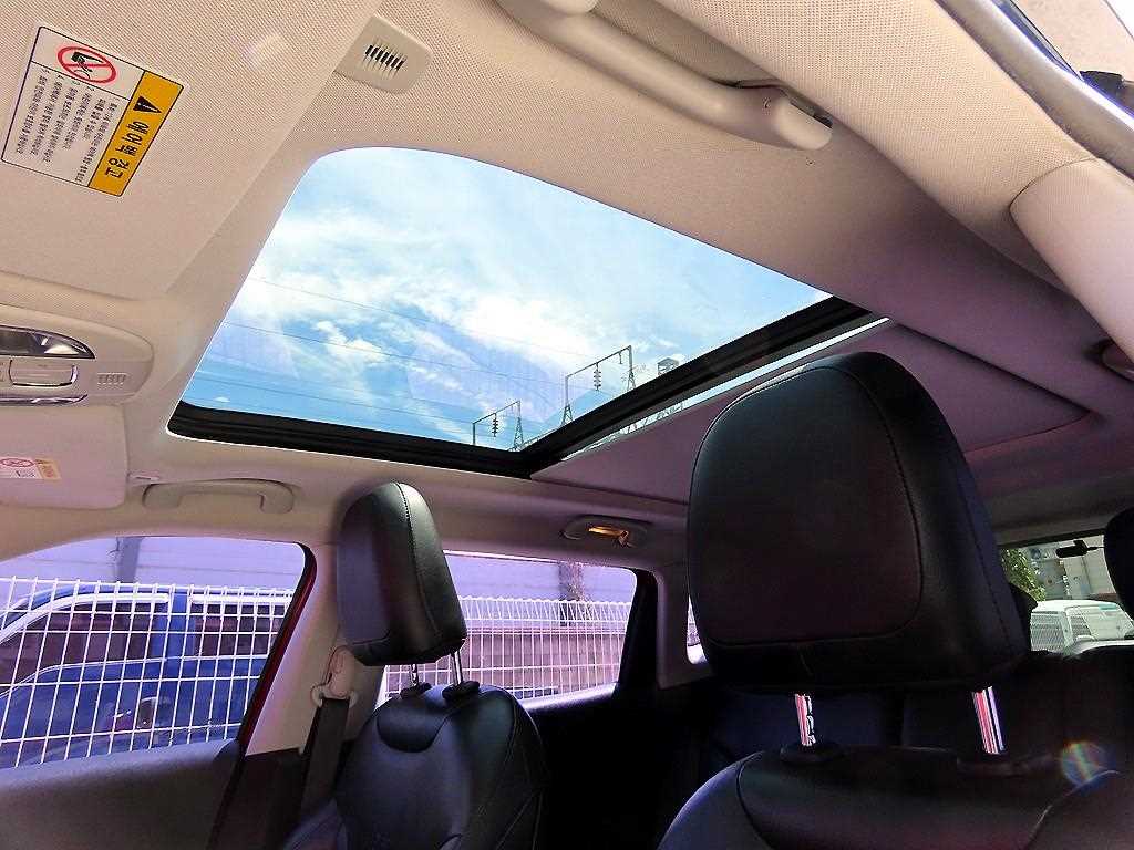 Jeep Compass — photo 18