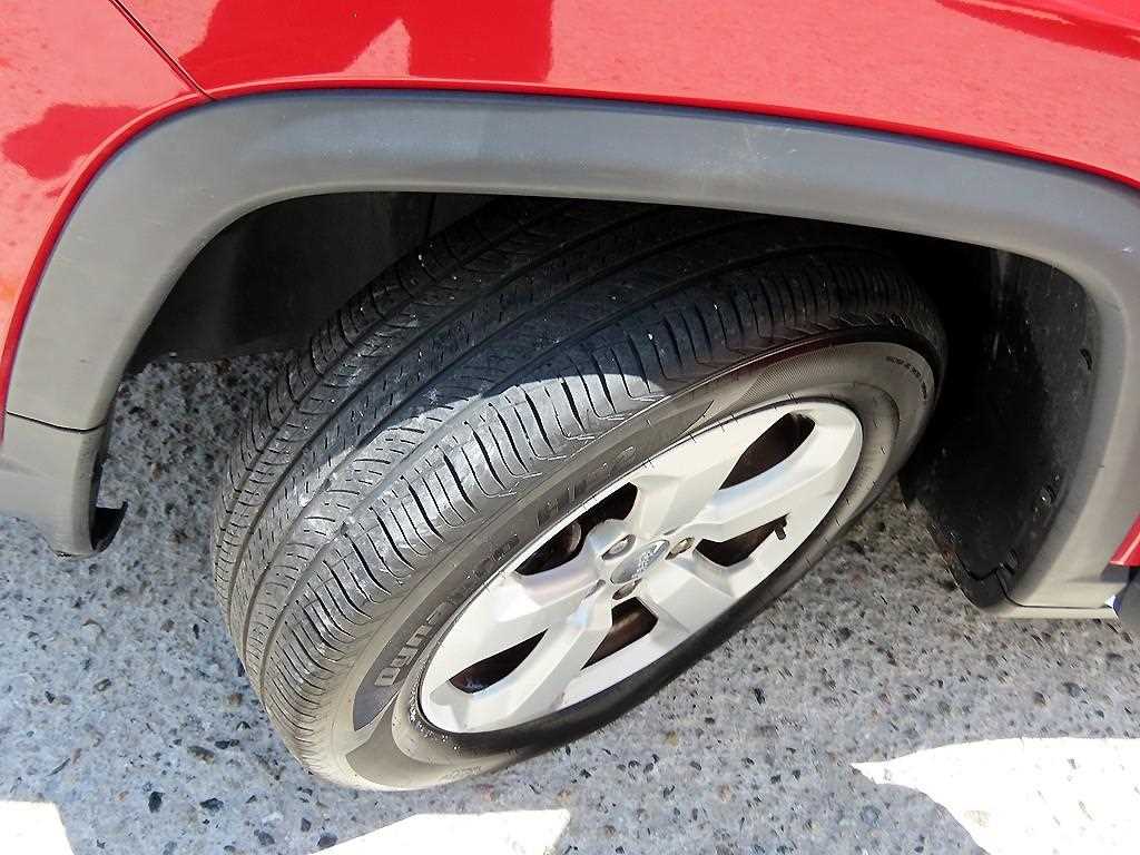 Jeep Compass — photo 20
