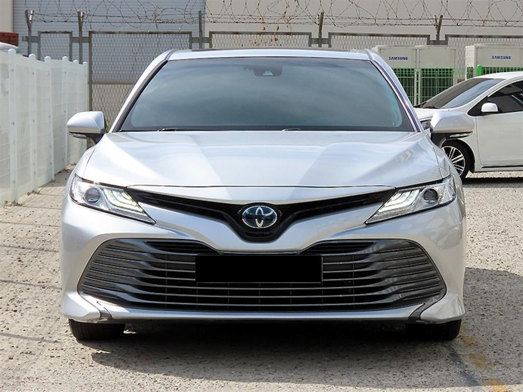 Toyota Camry — photo 01
