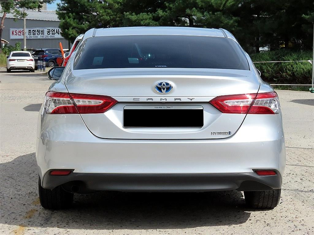Toyota Camry — photo 04
