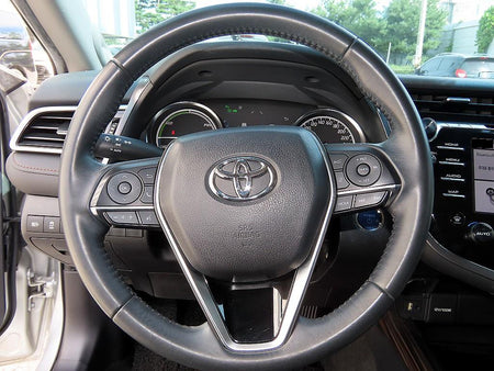 Toyota Camry — photo 08