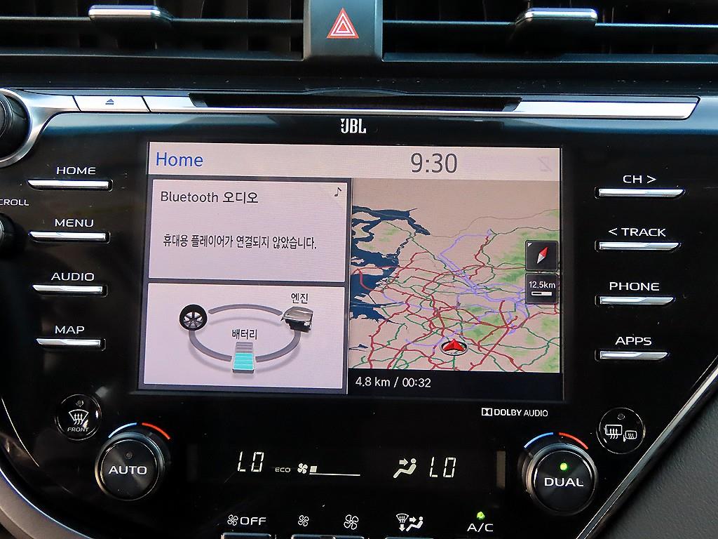 Toyota Camry — photo 14