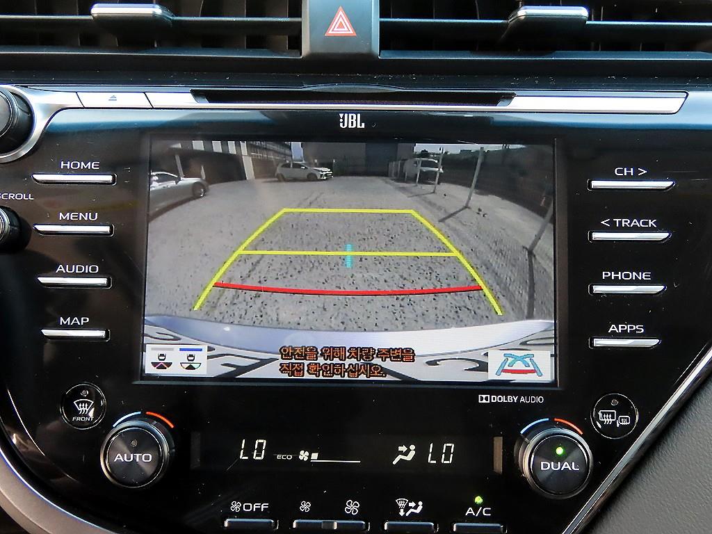 Toyota Camry — photo 15