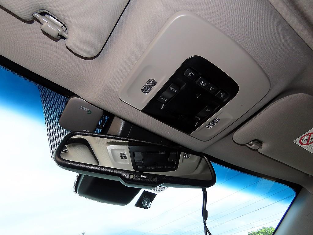 Toyota Camry — photo 16