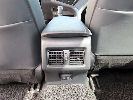Toyota Camry — photo 17