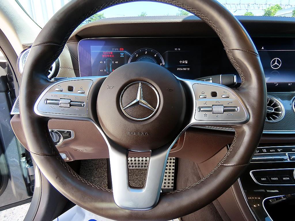 Mercedes-Benz CLS-Class — photo 08