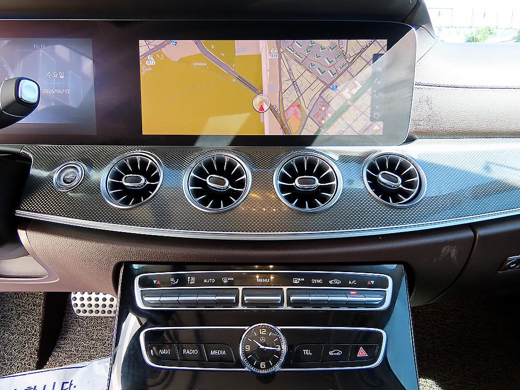 Mercedes-Benz CLS-Class — photo 12