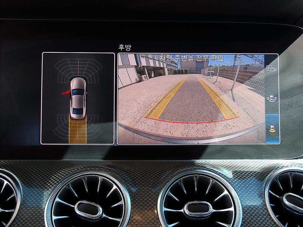 Mercedes-Benz CLS-Class — photo 13