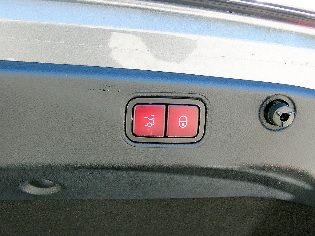 Mercedes-Benz CLS-Class — photo 15
