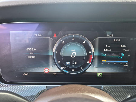 Mercedes-Benz CLS-Class — photo 20