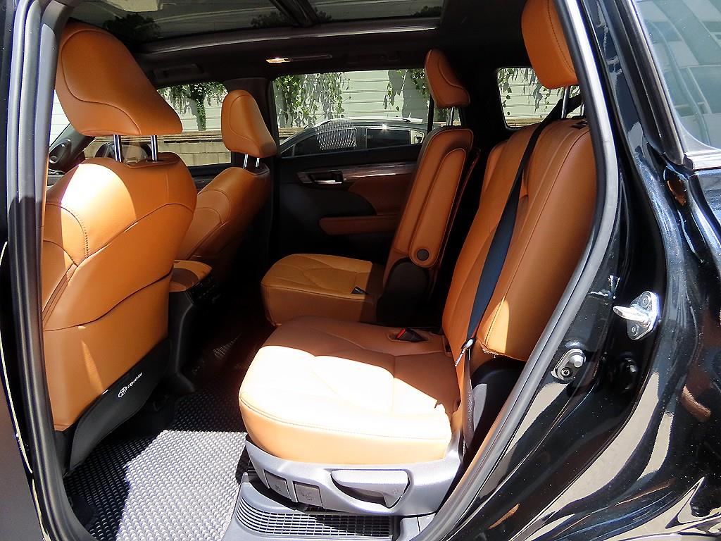 Toyota Highlander — photo 06