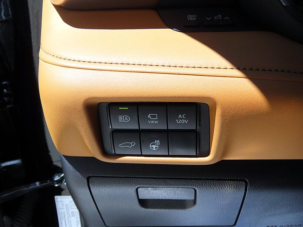 Toyota Highlander — photo 12